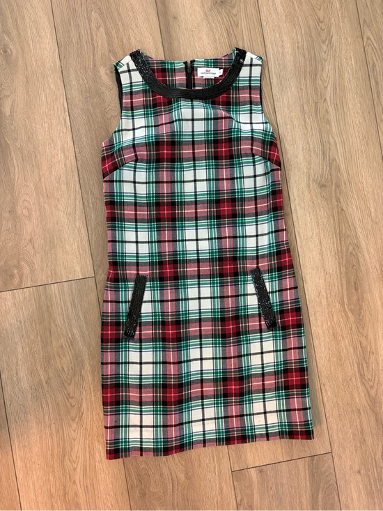 Vineyard Vines Dresses & Skirts - Vineyard Vines Red, Green & White Plaid Sleeveless Shift Dress